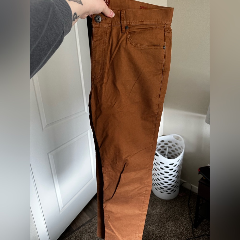 Men’s burnt orange pants